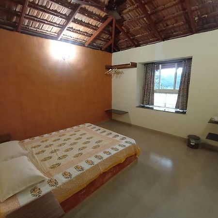 Sarvoday Eco Homestay, Sawantwadi Exteriör bild