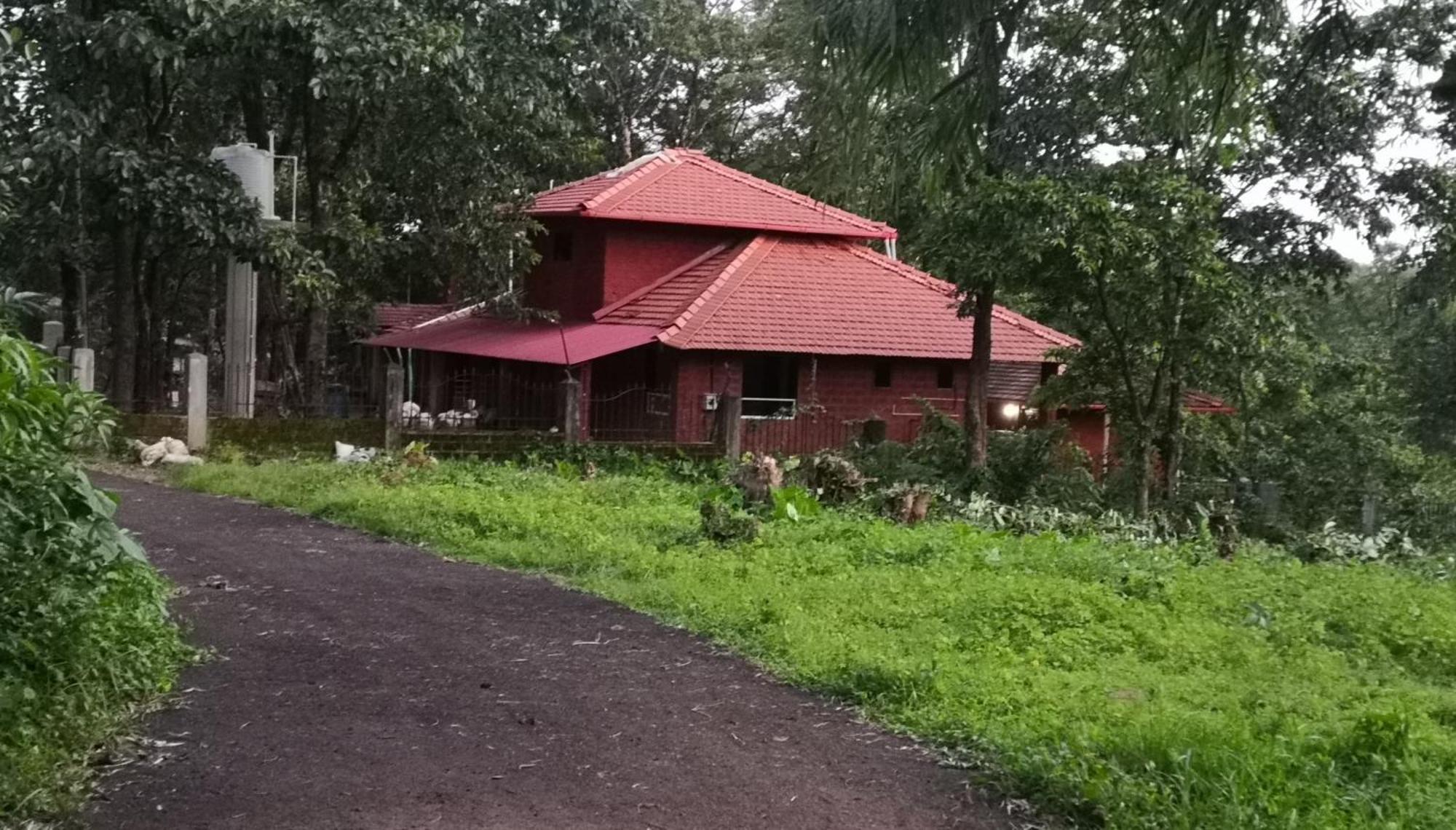 Sarvoday Eco Homestay, Sawantwadi Exteriör bild
